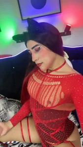 mia_sweet_55 Red Pic