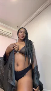 chanel_brunetteのMidnight Lace Desire ✨の 2枚の写真