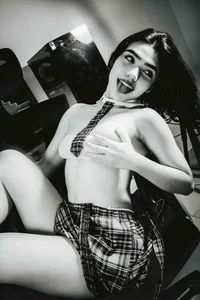 roousevega Black & White schoolgirl gamer🤓 slika 3