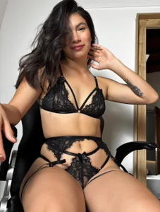 Temptation in black.🖤 od iraide_villan  snímek