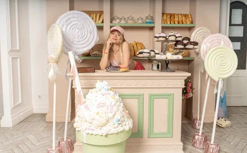 Сute girl in the cafe^^ od Lily_Young  6 snímek