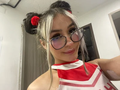 Bonn_Glow Cheerleader صورة واحدة|Bonn_Glow Cheerleader صورتان|Bonn_Glow Cheerleader  4 صور|Bonn_Glow Cheerleader  4 صورة