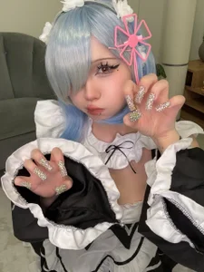 my cute rem cosplay(ﾉ≧ڡ≦) Teehee~! od Kyomi_Sun  6 snímek