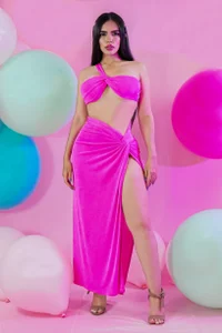 nikolsmithh between balloons Pic 6