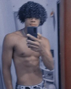 Gutierrez6383: Public ( 2 фото)