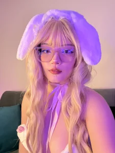 LizzieGrantt Bunny Bunny Pic