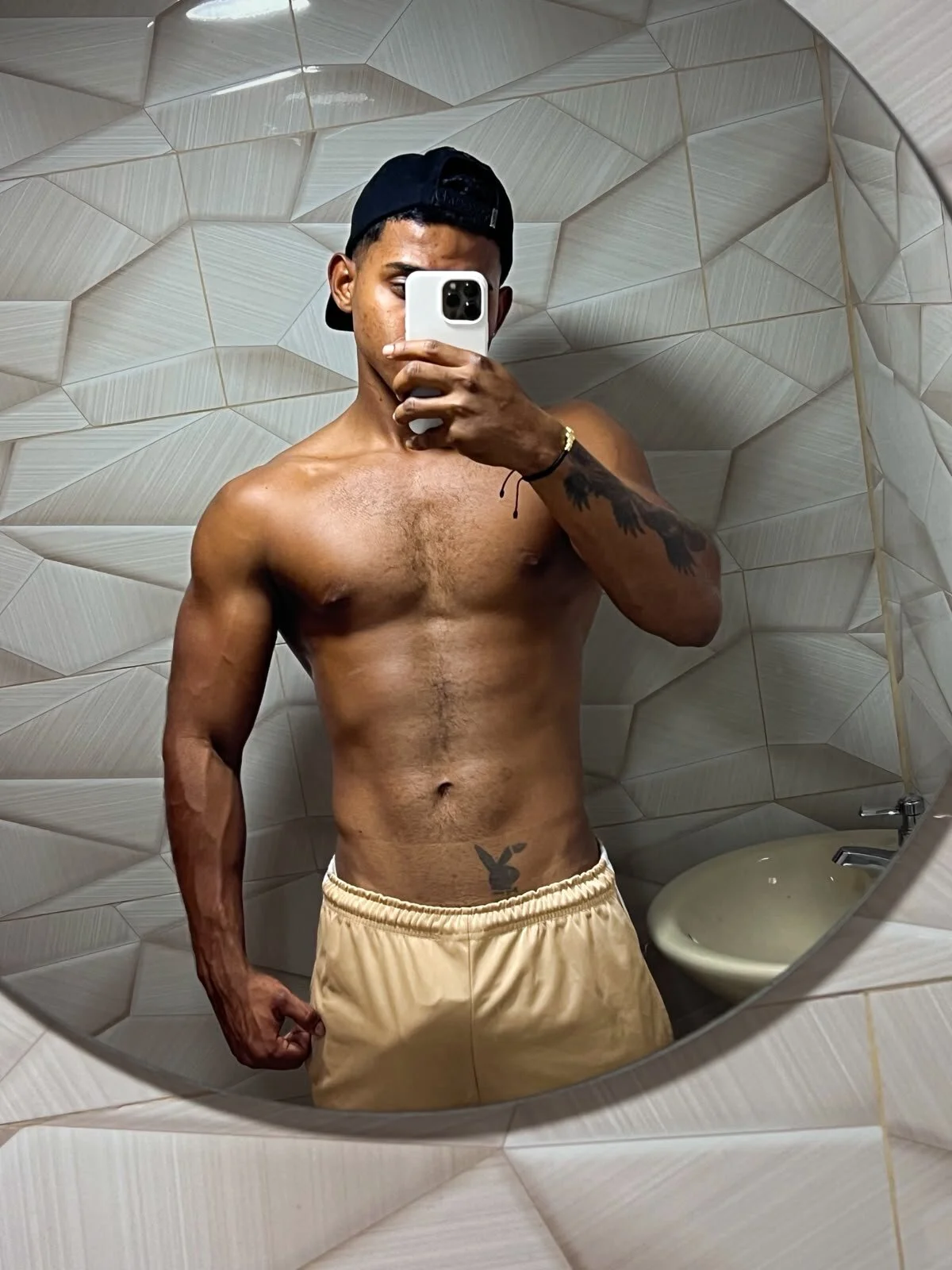 Трендове зображення  1821 apolo_cruz