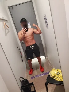 B-W_22-16_ Public Hình 3