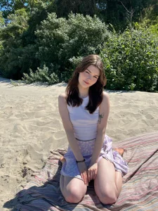 Zoe_Vee Dreamy Beach Day! 🌊 Immagine  4