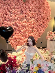 Public de TY-002  2 Imagens