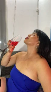 hornystepmommy DELICIOUS WINE 😋🍓 Pic 4