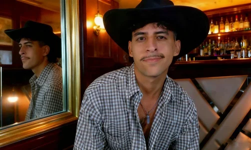 Alan_Del_Reyxのguys I look like a big sexy cowboy or what do you thinkの 3枚の写真