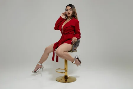 Juli_saenz_ Public slika 2