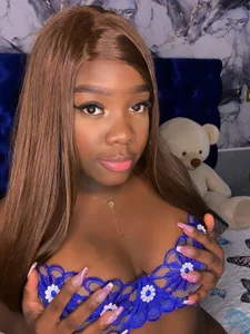 Public de ThanishaGill  5 Imagens