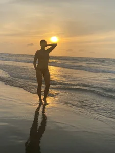 Izelle_Morningstar Beach Pic
