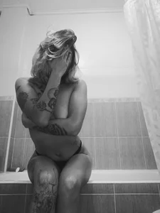 velvet__G's Black and white 🖤🤍🐼 Sex Photo 4