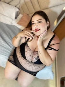 bella_velvett1 Public Pic 3