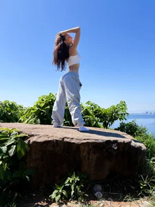 FlexibleDoll_ Fresh air and light breeze❤️🩵 Pic 3