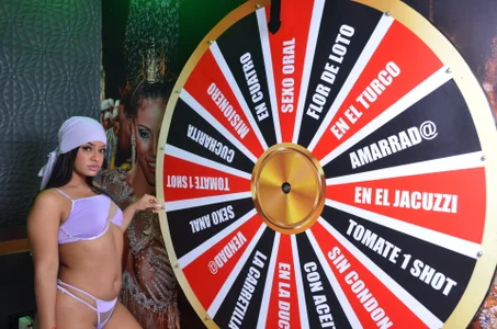 nashiira_ kullanıcısının PICK AN OPTION, LET'S PLAY! albümü -  3 fotoğraf