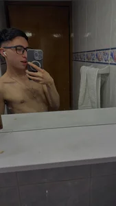 CamiRojas_boy 🥴  2টি ছবি