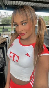 nahomi_campbell: 💚🤍A football day with me ( фото)