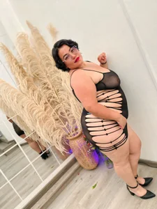ScarlettQueen_1 Being a sexy BBW <3 Lingerie, heels, glasses, bigboobs, feet, nylon, sport, belly, amazon, cute, hot Foto 6