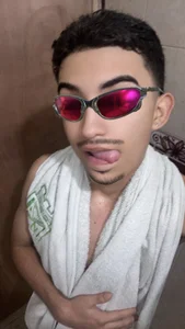 Chic0j0ven Public Pic 2