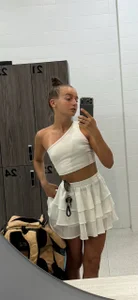 ElizSweet AI undresses everyone, but AI dresses me🤣 Poză 3