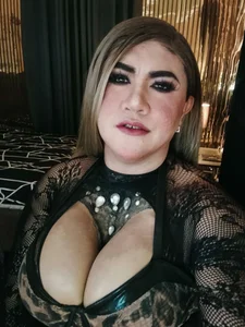 SeductiveElegantTS Public Immagine 