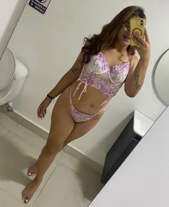 SofiaGlow_ Public Pic 4