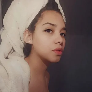 karolinadeven Public Pic 3