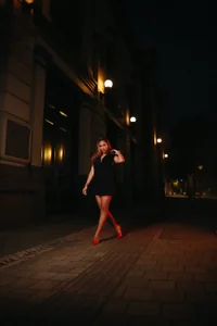 AlessiaLondon Between Lights and Shadows Pic