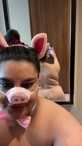 CurvySubLeah Playful/ Face Gambar 8