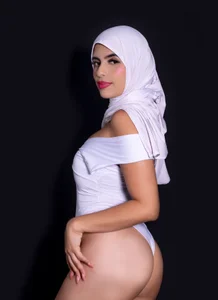 Jasmin_hamdan angelical white Pic