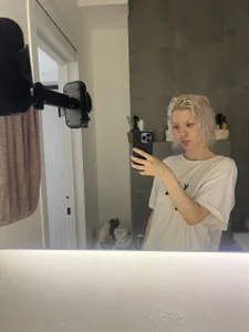 Monro_Doll Public Poză 2