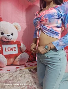 Simran_hot1 Public Bilde 3