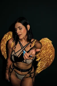 SarahYatesYour little angel is naughty Bild 6