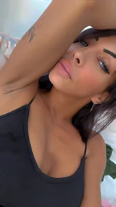 YasmineRiva Public slika 5