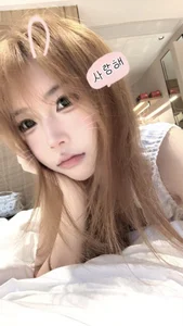 yuanyuan-008's 自拍 Sex Photo 4