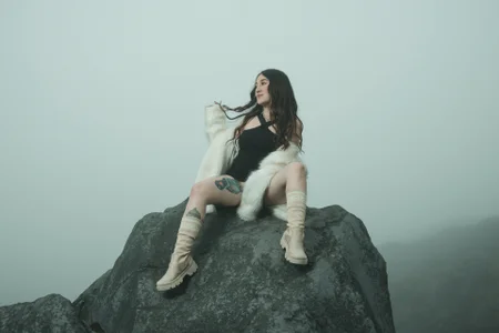 AmbarClarck Stomping on any terrain. 🏔️🌋🌍 Immagine  6