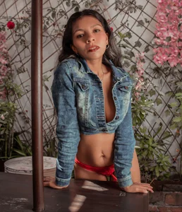 AmiraDulcee sexy latina зображення 2