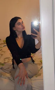 Evie-Moore A part of me Fotka 5