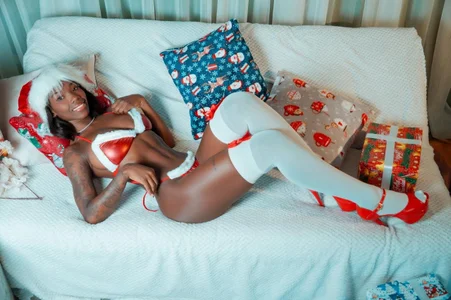 SamHill_1 Merry Christmas 2023 🤶🏻🎄 Pic 4