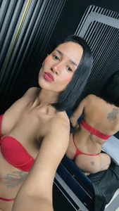 Scarleth_Fox_ “Come a little closer… I don’t bite 😉” Pic 3