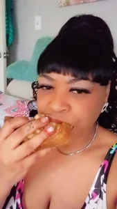 QueenDim3 Public Pic 2