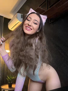 IsoldeBlis Public Pic 6