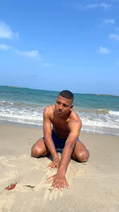 LeoApolo21 beach Immagine  3