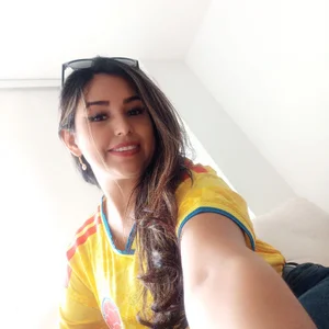 cloe_eevans COL ✨  2টি ছবি