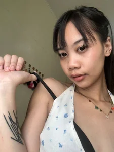 GloryKulikowski summer snaps Pic