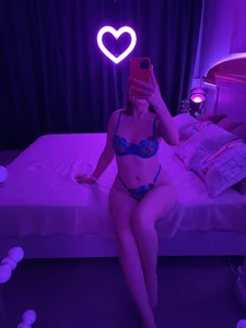 Gorgeous Lili de MagicEyess  4 photos